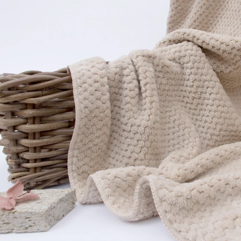 

Microfiber Adult Beach Towel 75*140 Pineapple Jacquard Coral Velvet Absorbent Towel