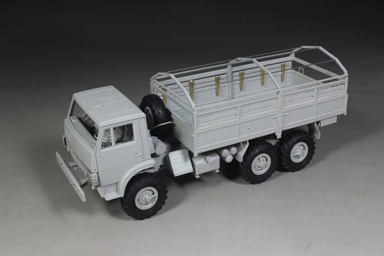 Труба 01034 1:35 русская KAMAZ-4310 модель грузовика в сборе