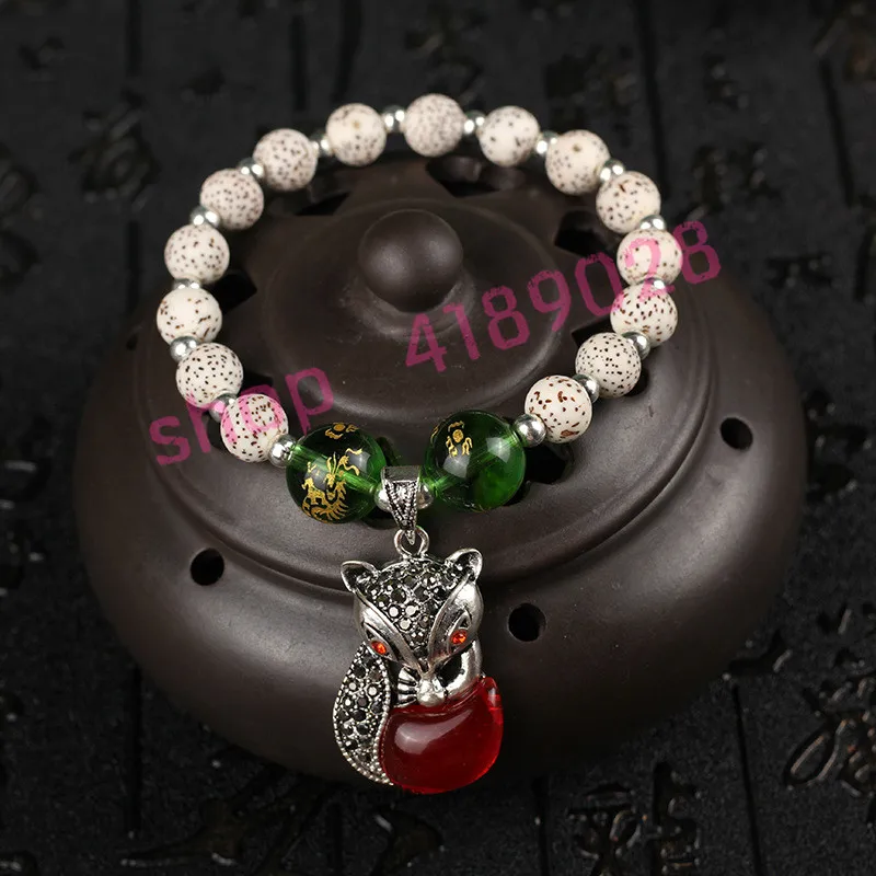 

Natural Hainan beads, star moon Bodhi beads hand string, Gaomi white single ring bracelet, natural crafts.