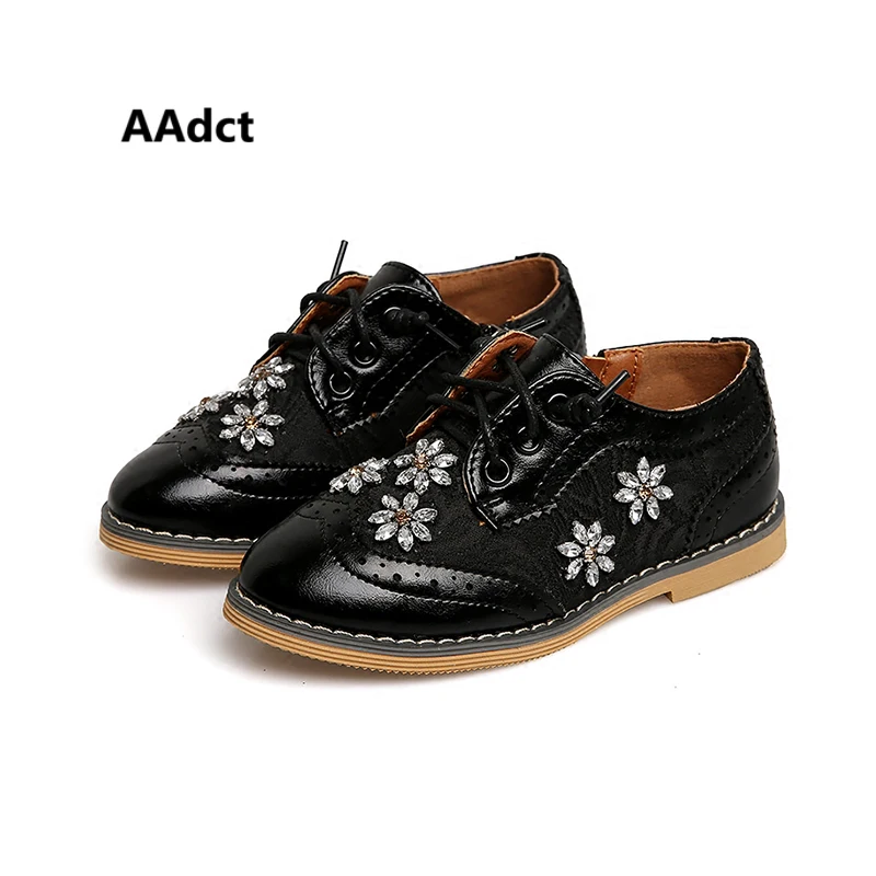

AAdct girls leather shoes 2018 spring new princess little kids shoes for girls Lace Rhinestone pointed toe Patent leather