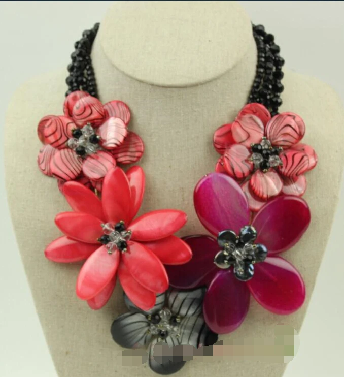 

Charming red agate MOP shell crystal flower necklace
