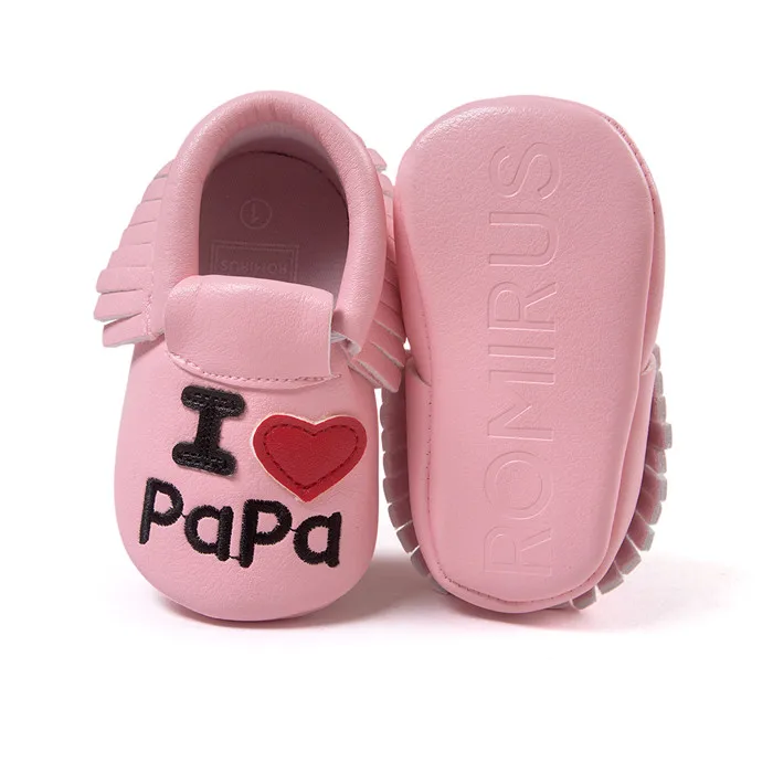 Я люблю папа и мама кожаные Детские мокасины девушки парни обувь горячие moccs детская первая обувь для новорожденных,обувь для девочек