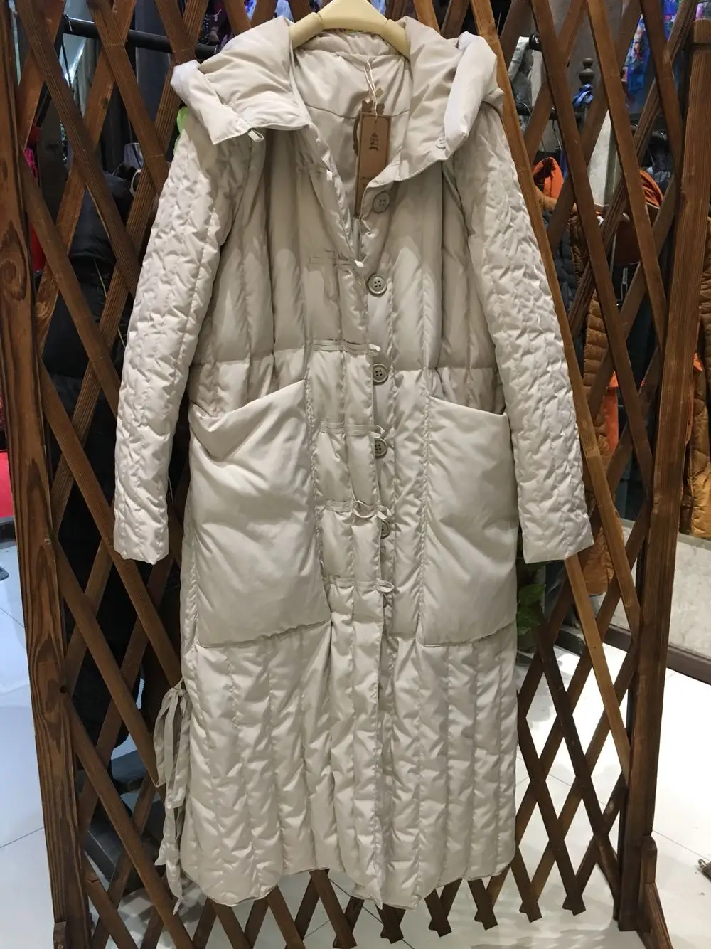 Зимний пушистый гусиный пух, наполнитель, пальто с капюшоном, белый гусиный пух, куртка для женщин, драпировка, полый крой, длинное теплое пуховое пальто, wq810