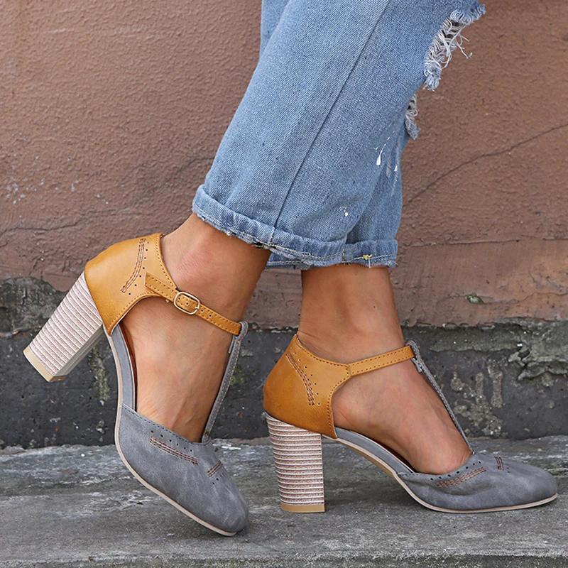 Летние женские босоножки пикантные тонкие туфли на каблуке Женская обувь в Европе и Америке г. Весенняя модная трендовая обувь - Цвет: Серый