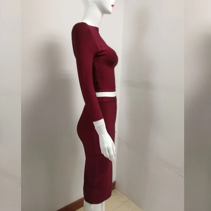 Женское платье с длинным рукавом красное бежевое черное открытой спинкой на