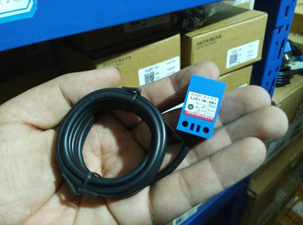 

Brand new original authentic C-Lin LJE17M-5N1 corner-type inductive NPN DC three-wire normally open proximity switch