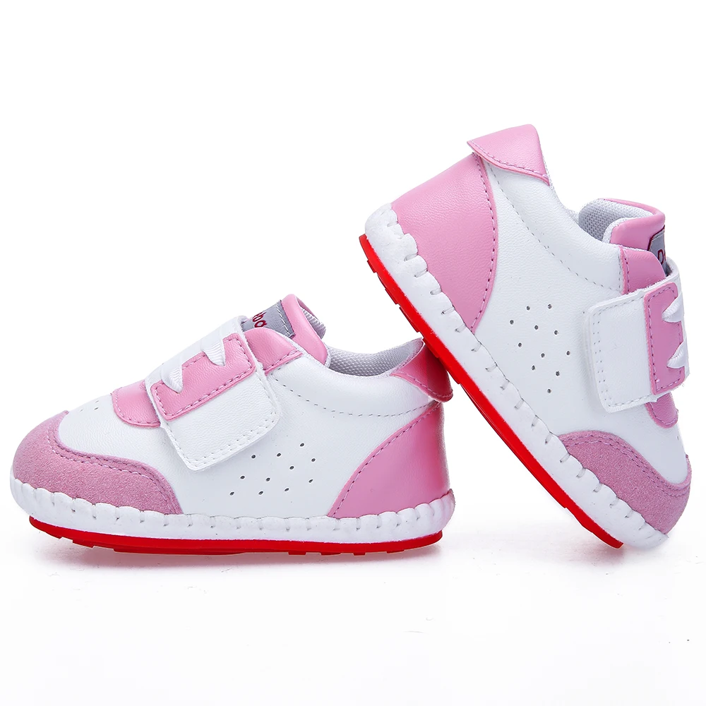 Delebao спортивный стиль мягкая подошва резиновая обувь для малышей подходит для прогулок для первых ходунков оптом