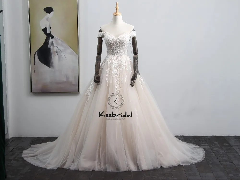 

2020 Fabulous Light Champagne Wedding Dresses Corset Lace Appliqued Bridal Gown Off-the-Shoulder Tulle Dress
