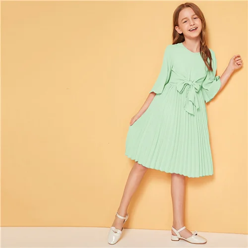 SHEIN/детское однотонное плиссированное платье с завязками спереди для девочек; милое детское платье; коллекция года; Летние Детские платья трапециевидной формы с рукавами-воланами до колена - Цвет: Зеленый