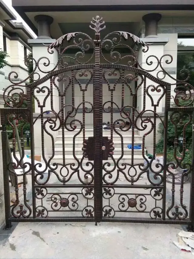 Image Hench luxury wrought iron gate HC lg1 ,custom size acceptable