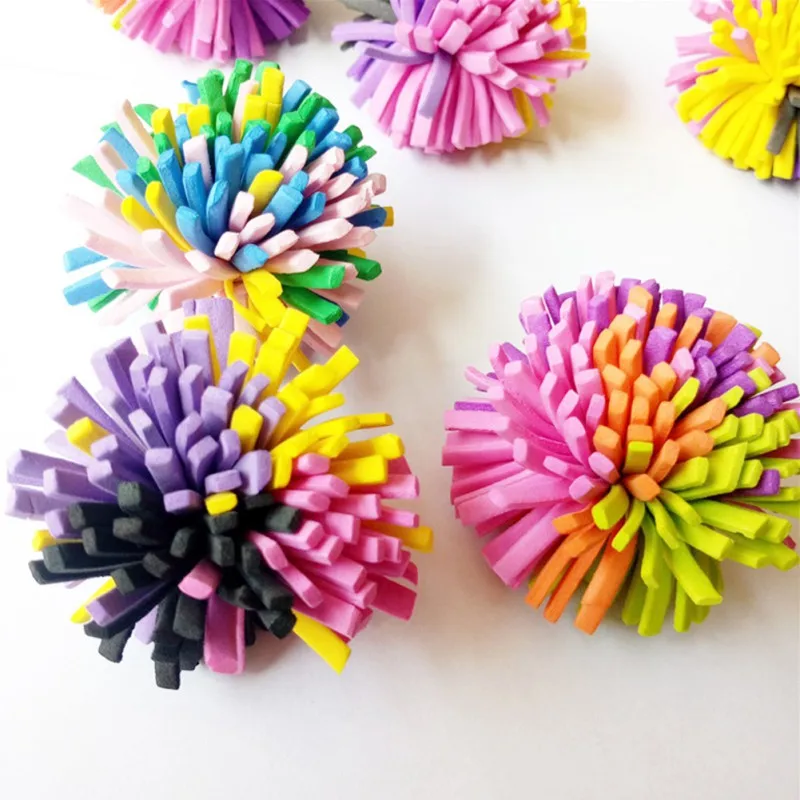 

Cat Toy Set Colorful Flower Ball Soft EVA Pet Toy Cat Catch Ball Feather Interactive Toys Random Color 5PCS/Set