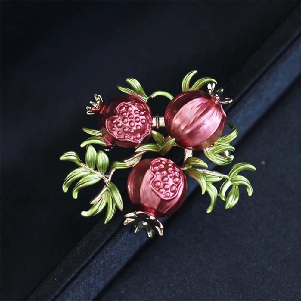 Женская эмалированная брошь в виде граната|Броши| |