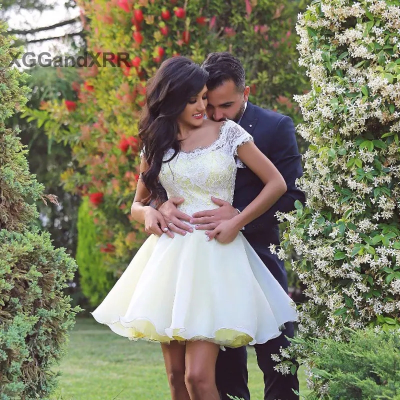 

White and Yellow A Line Organza Homecoming Dresses 2019 Scoop Cap Sleeves Lace Graduation Dresses Zipper Back Short Prom Dress