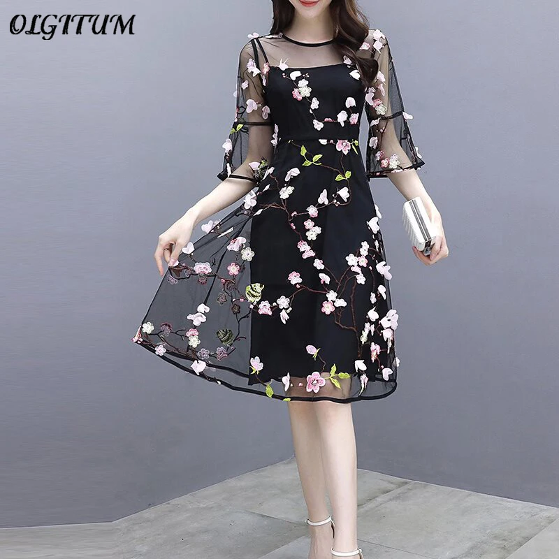 

Summer Dinner Dress Sweet Temperament Korean Mesh Embroidered Three-dimensional Petal Small Floral Horn Sleeve Chiffon Dress