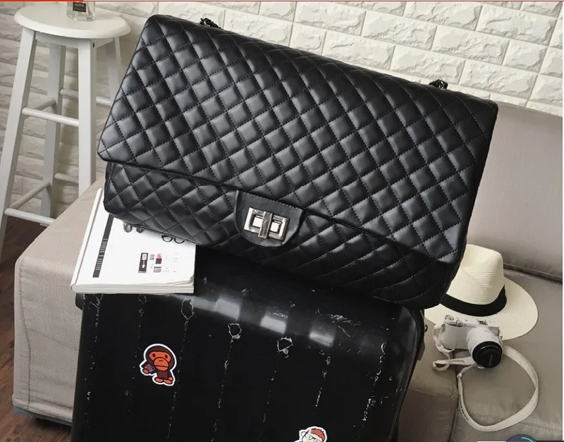 

Caker Women Large Big Handbags Graffiti Embroidery Chain Shoulder Bags Letter Diamond Lattice Black Contrast Color travel Bags