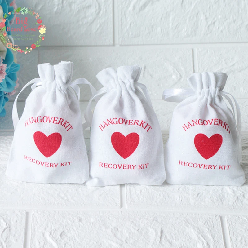 

50pcs Hangover Kit Wedding Souvenirs Holder Bag 9x14cm Heart Cotton Gift First Aid Gift Bag Party Favors For a Holiday Hand Made