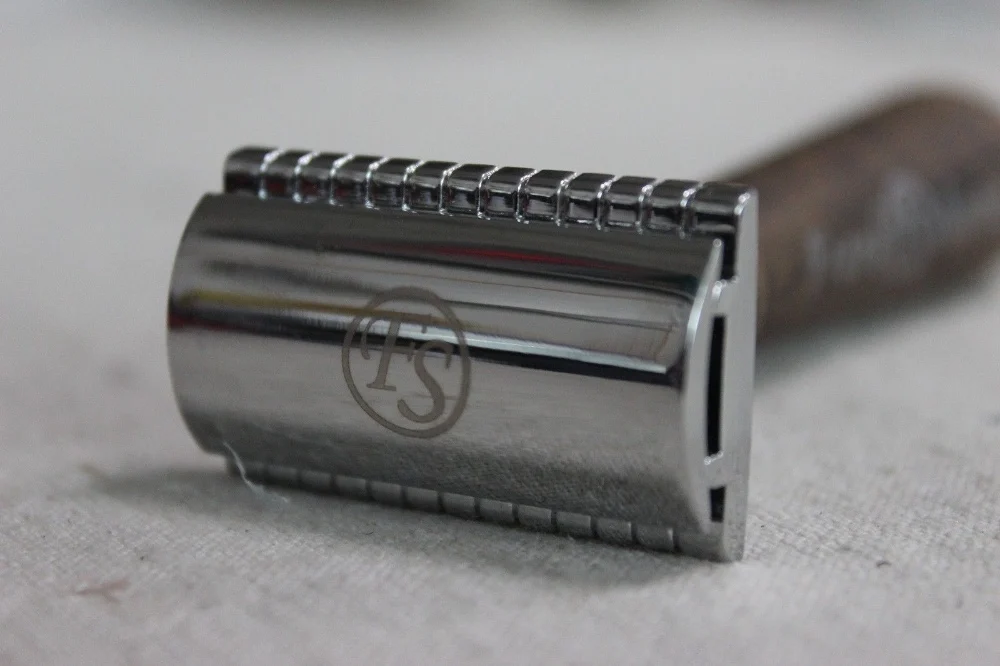 DE Ebony razor 2