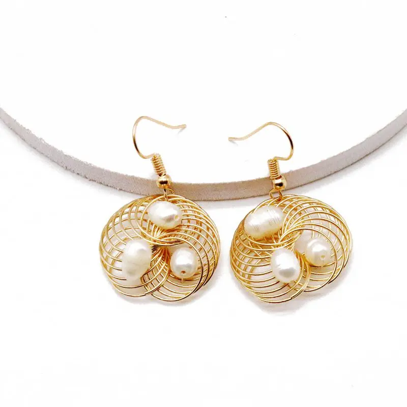 

Free Shipping Elegant Fresh Water Pearl Charm Simple Hand Making Dangle Earring