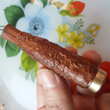 

Natural red wood acid wood carving, relief dragon opera beads, cigarette holder