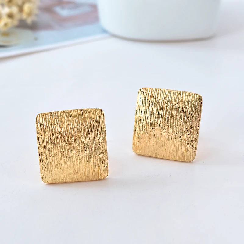 

New Sweet Contracted Geometric Square Clip Earrings Ear Clip Alloy Electroplating Golden Girl Wedding Jewelry