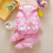 Комплект одежды из 3 предметов для маленьких девочек, новинка года, комплекты одежды из плотного бархата жилет с капюшоном и рисунком кролика+ рубашка+ штаны, костюмы в горошек, JF506