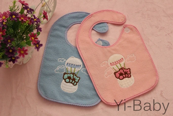2 шт./лот YB0025 младенческой слюны полотенца Baby Bib водонепроницаемый нагрудник Burp Полотна - Цвет: two bear