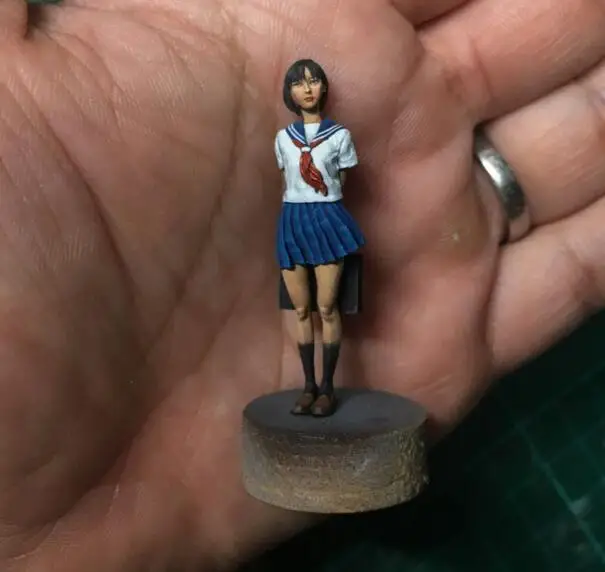 

1/35 Resin Kits Japanese Girl High School Student 1pc (no base)