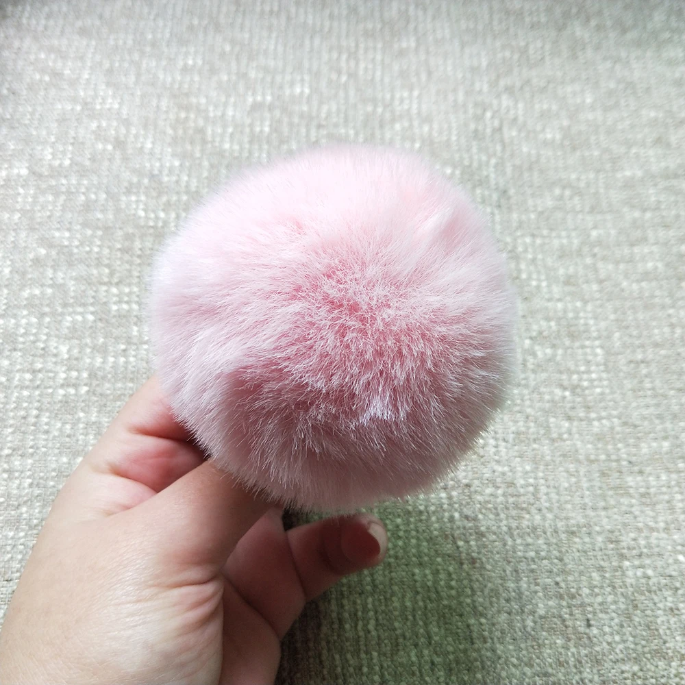 27 colores 8 cm Big Faux Fur pompón Keychian Silver llavero Cute Car Bag Charm llavero mullido Pom Llaveros de alta calidad 27 colores 8 cm Big Faux Fur pompón Keychian Silver llavero Cute Car Bag Charm llavero mullido Pom Llaveros de alta calidad