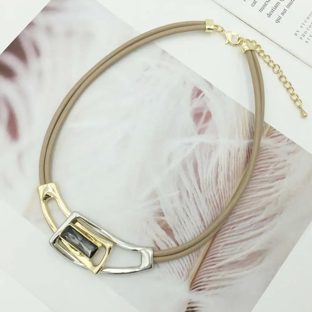 

Unique Fashion Alloy Necklaces & Pendants Leather Chain Collar Choker Necklace For Women Summer Jewelry 4 Colors