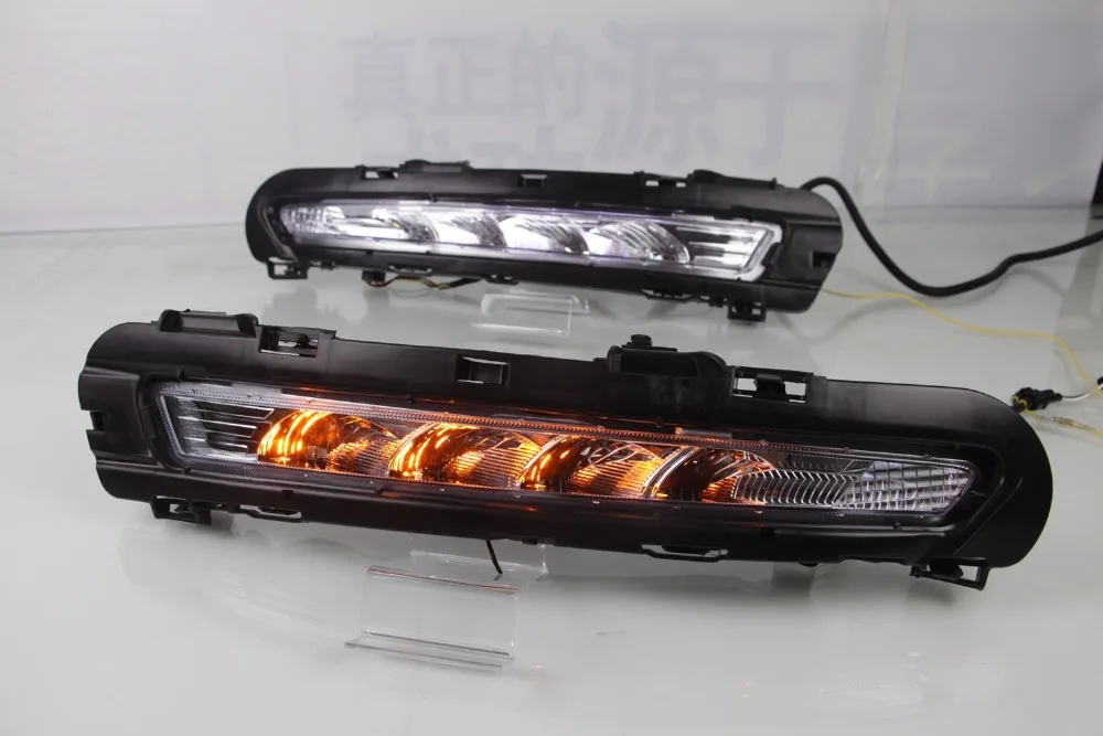 

Qirun led drl daytime running light for Ford Mondeo 2010-2012 with yellow turn signal and wireless control