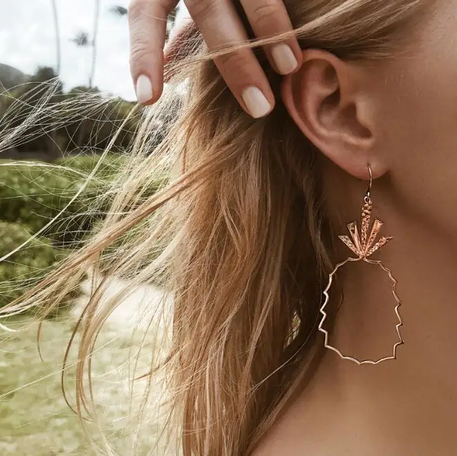 

Personalized Creative Earring Retro Simplicity Alloy Hollow Pineapple Earring Metal Fruit Earrings Pendant Women Fashion Jewelry
