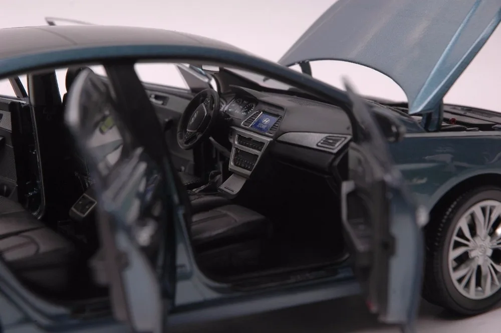 1:18 литая под давлением модель для hyundai Sonata 9 синий сплав игрушечный автомобиль миниатюрная Коллекция 9 поколения