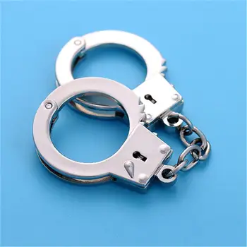 

Hot Key Chains Innovative Gift Stylish And Realistic Handcuffs Shape Metal Key Chains Car Waist Hanging Key Chains Pendant