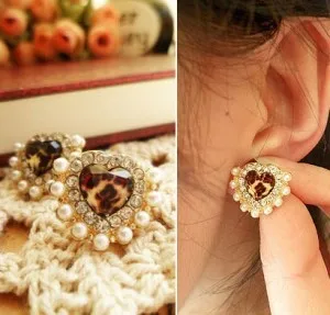

2014 new Korean fashion golden peach heart imitation pearl earrings wholesale