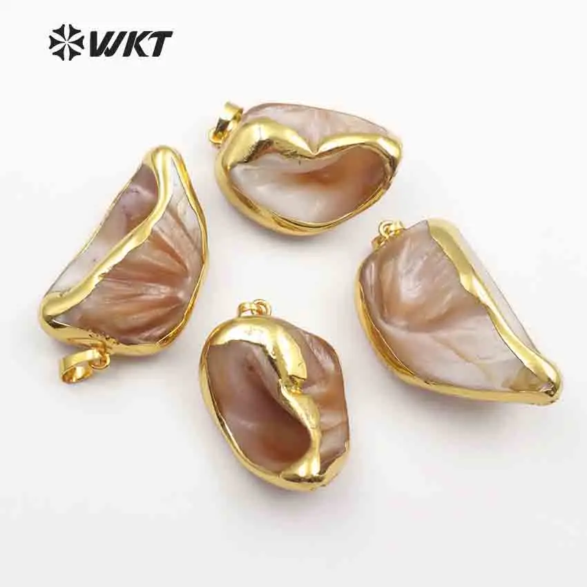 

WT-JP075 Wild Coast Shell Jewelry Irregular Shape Natural Sea Shell Pendant With Gold Bezel For Women Making Special Jewelry