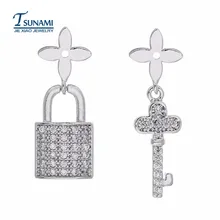 Модный микро-паве ключи кубического циркония серьги адаптируются к празднованию Дня рождения Свадебные украшения
