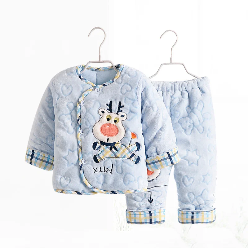 0 to 3 Months Baby Clothes are a compelling choice to give the perfect gift to toddlers. Identify the correct age level from the different listed items to find exactly what you need. 0 to 3 Months Baby Clothes come in pink and other colors.