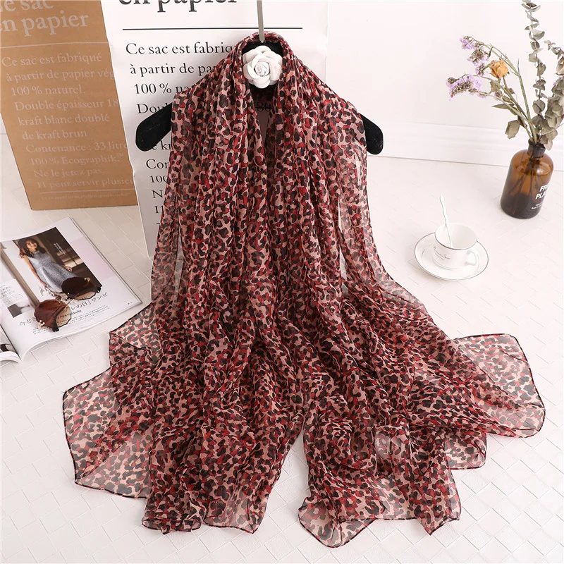 

2019 New Women's Spring Silk Scarf Large Leopard Print Shawls Wraps Ladys Headband Pashmina Bandana Female Hijabs Scarf Foulard
