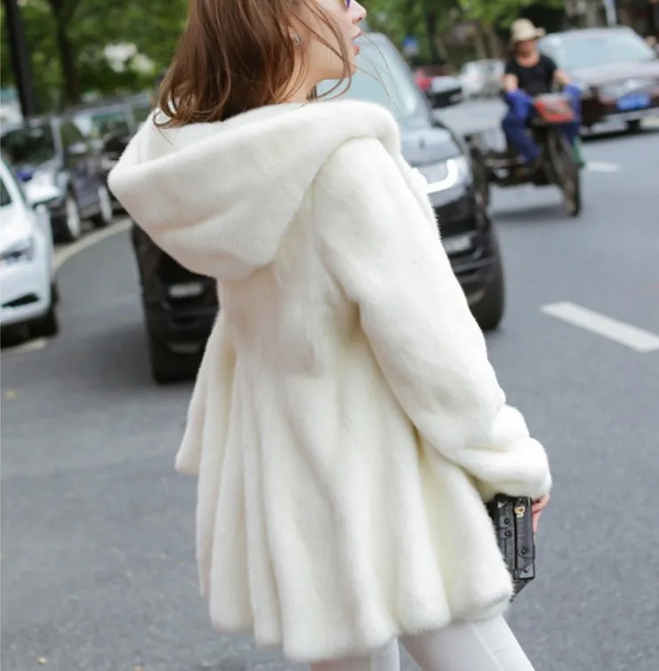 

2018 vetement Winter Women's Faux Mink Fur Coat Outwear Fluffy Wild Slim Coat Hooded Faux Fur Coat Oversize A-Line Coat AW174