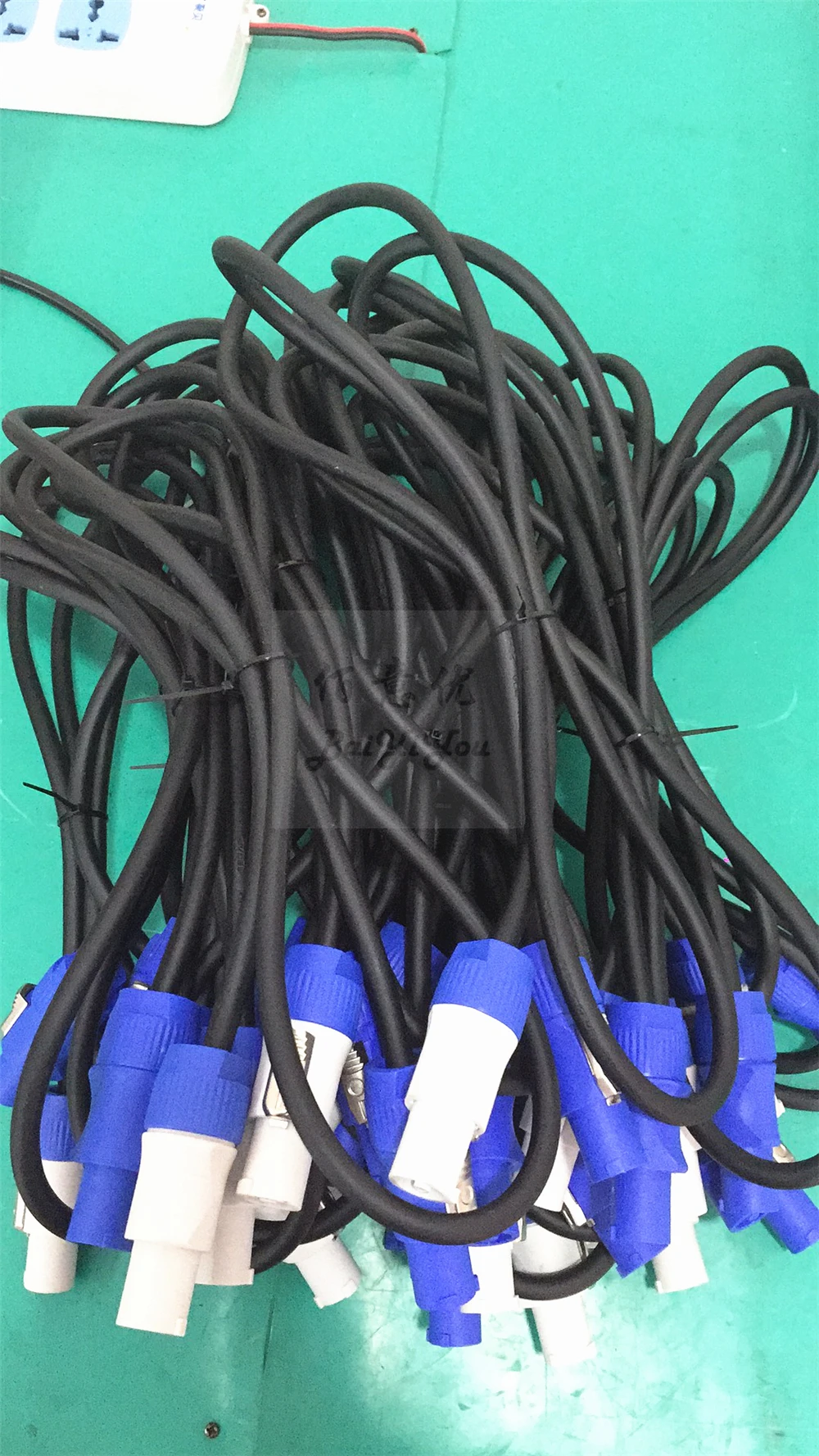 Powercon Cable logo07