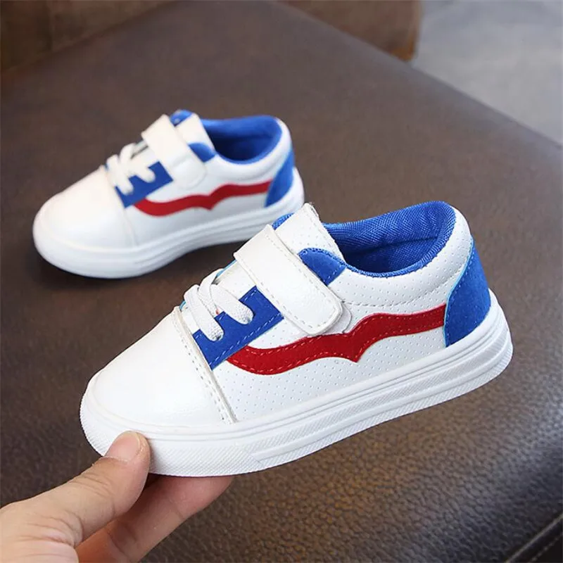 2018 الأطفال عارضة أحذية رياضية أزياء الاطفال الرياضة تشغيل مدرسة للبنات المراهقين بنين لينة شقة أحذية طفل أحذية