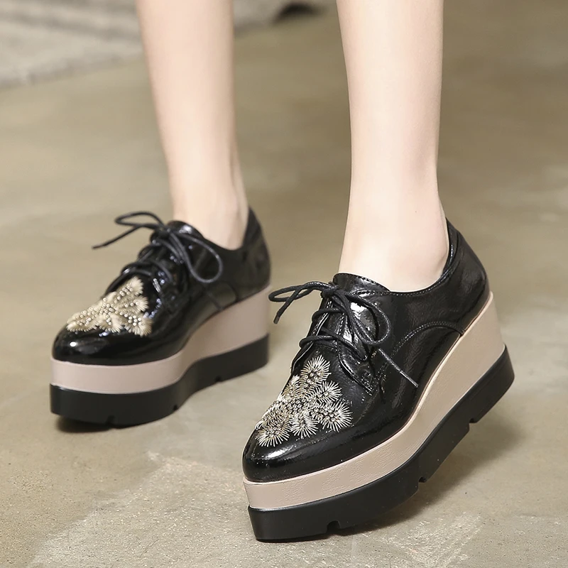 

Women Wedge Shoes embroidered Platform Sneakers rivet Pumps Patent leather Heightening Loafers 2019 Casual slip on Oxfords black