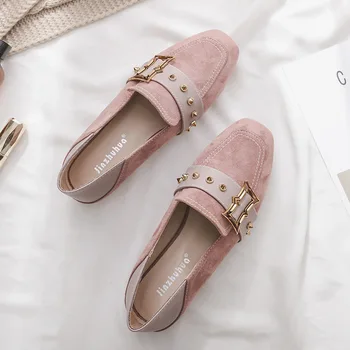 

2018 autumn new fashion simple color matching casual shoes women retro style comfortable wild metal decorative flat shoes.