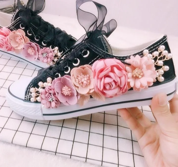 

Woman Flat Shoes 2018 Flower String Bead Womens Loafers Leather Black White Rubber Sole Lace-up Autumn Platform Shoes