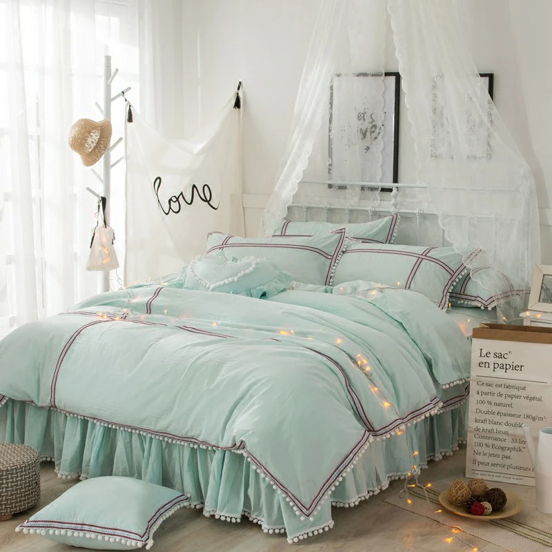 Bed Linen Christmas Couette Princess Bedding Set 100% Washed Cotton Modern Simple Stripe Edge Ball Decoration Home Textile Duvet