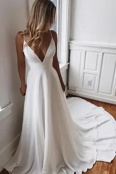 

LORIE Beach Wedding Dress 2019 Spaghetti Straps Princess Vintage Bridal Dress V Neck Wedding Gown