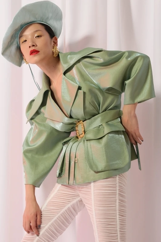 [EAM] 2019 New Spring Lapel Large Shoulder Long Sleeve Green Waist Bandage Pocket Loose Jacket Women Fashion Tide JH582