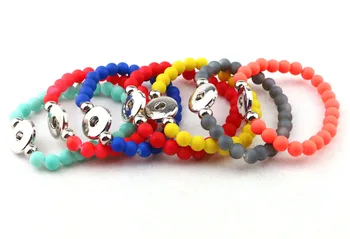 

factory wholesale 50pcs/lot Mix colors Rubber Beads Elastic Bracelets Fashion Women Girls 18mm Metal Snap Button Charm Bangles