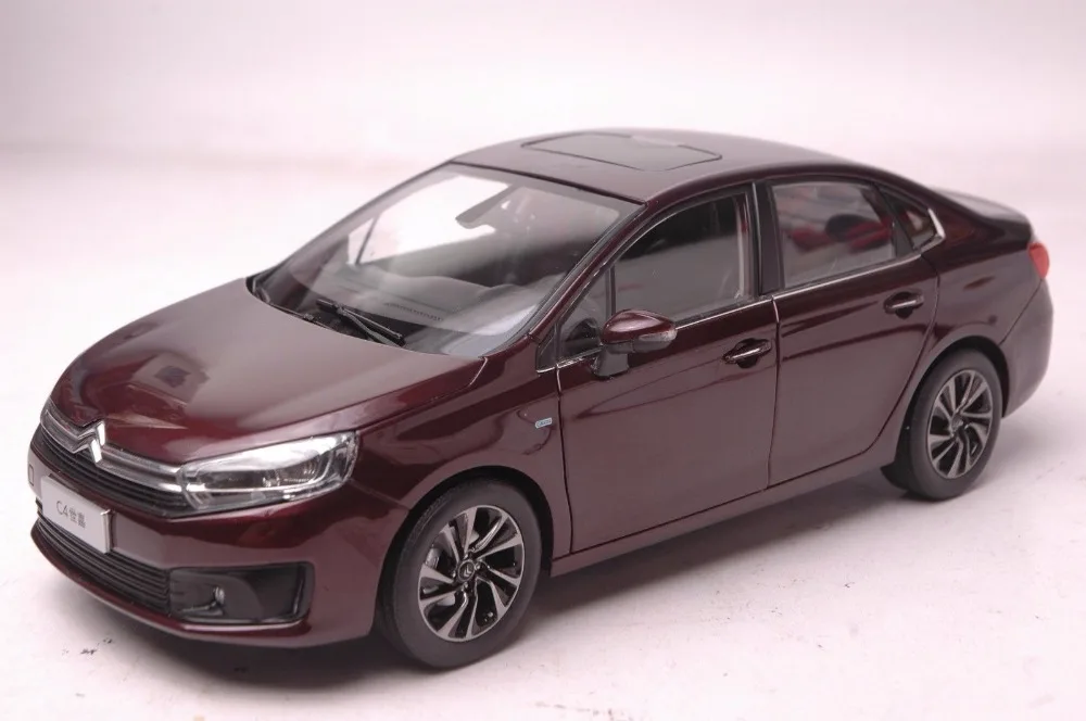 Модель литая в масштабе 1:18 для Citroen C4 Sega 2016 коричневый седан игрушечный