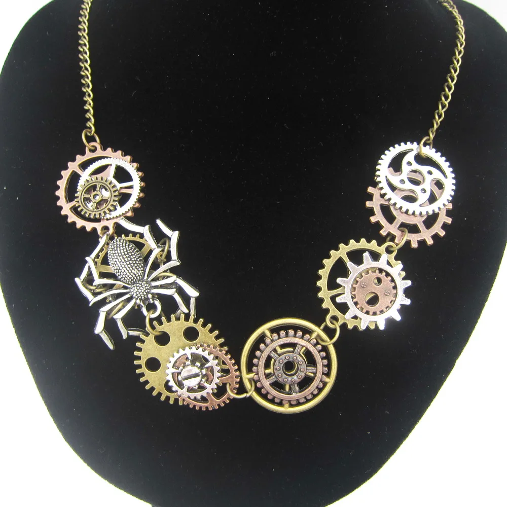 

2018 New Original Development Spider Climbing on The Gears Women`s Steampunk Short Necklace